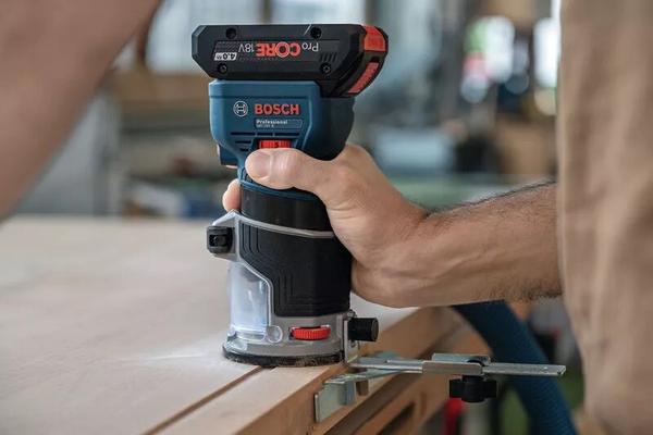 BOSCH AFFLEUREUSE GKF 18V-8 SOLO L-BOXX