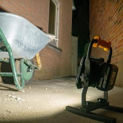 LAMPE DE TRAVAIL RECHARGEABLE 20W 2000LM 5000K IP20