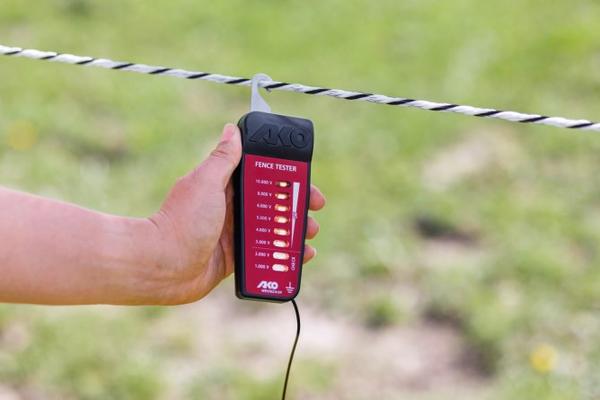 TESTEUR CLOTURE AKO AVEC 8 NIVEAUX 1000V - 10 000V