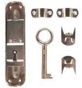 SERRURE DE MEUBLE A APPLIQUER DROITE 110X27MM