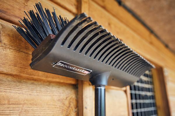 POLET BALAI D ECURIE