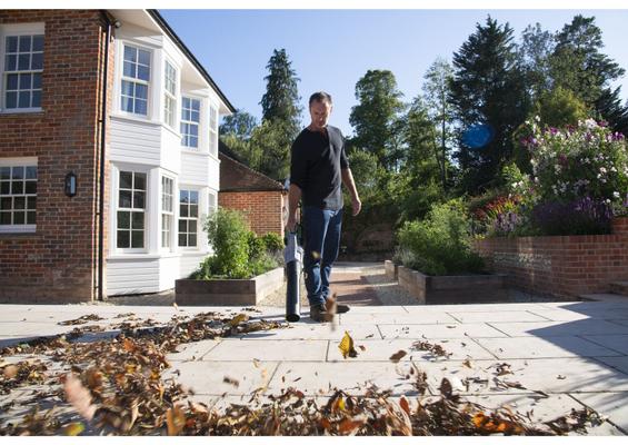 EGO KIT SOUFFLEUR DE FEUILLES (2,5AH+STD CH) LB6151E