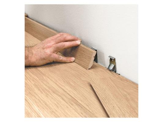 CLIPS POUR PLINTHE POUR PARQUET 7 A 8MM